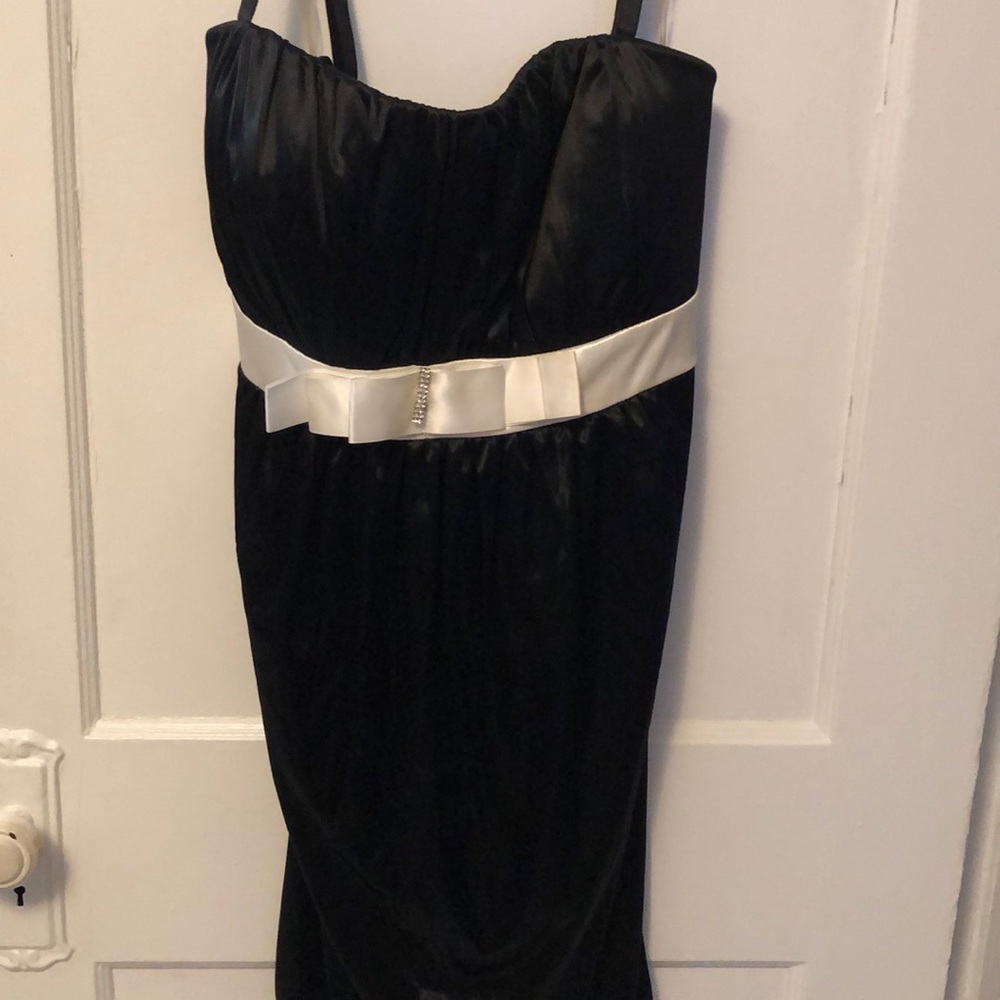 Black and white satin dress size 2x